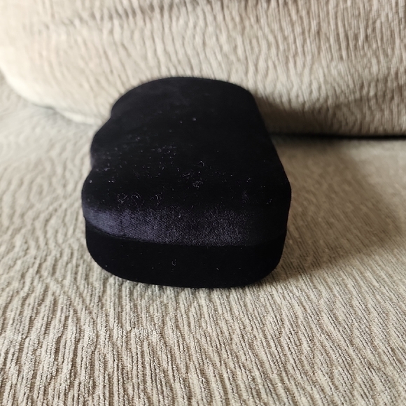 Gucci Black and Grey Eyewear Case Set - Picture 5 of 11